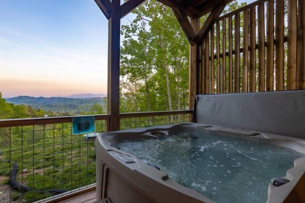 The Appalachian - Your Pigeon Forge Dream Cabin เซอเวียร์วีล ภายนอก รูปภาพ
