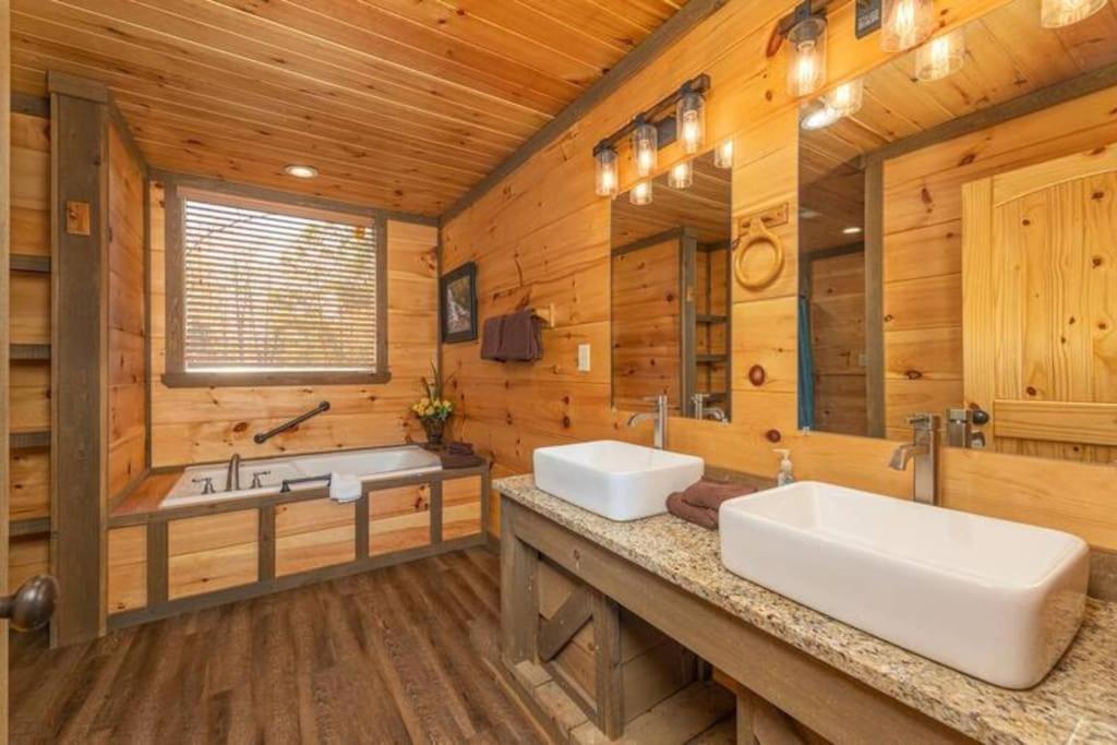 The Appalachian - Your Pigeon Forge Dream Cabin เซอเวียร์วีล ภายนอก รูปภาพ