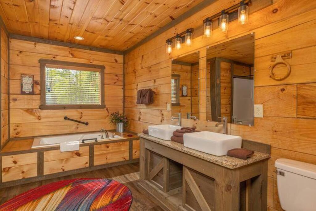 The Appalachian - Your Pigeon Forge Dream Cabin เซอเวียร์วีล ภายนอก รูปภาพ